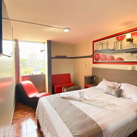 Las Bermudas - Hostal Callao Esterno foto